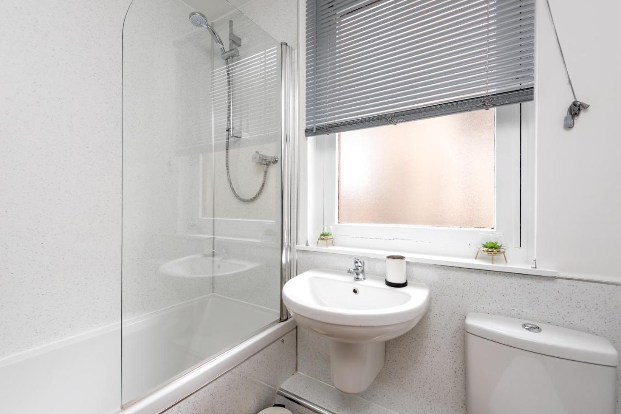 Cosy 1 Bedroom In The West End เอดินบะระ ภายนอก รูปภาพ